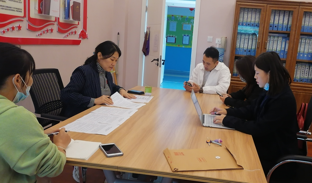 与基地负责人签订合作协议